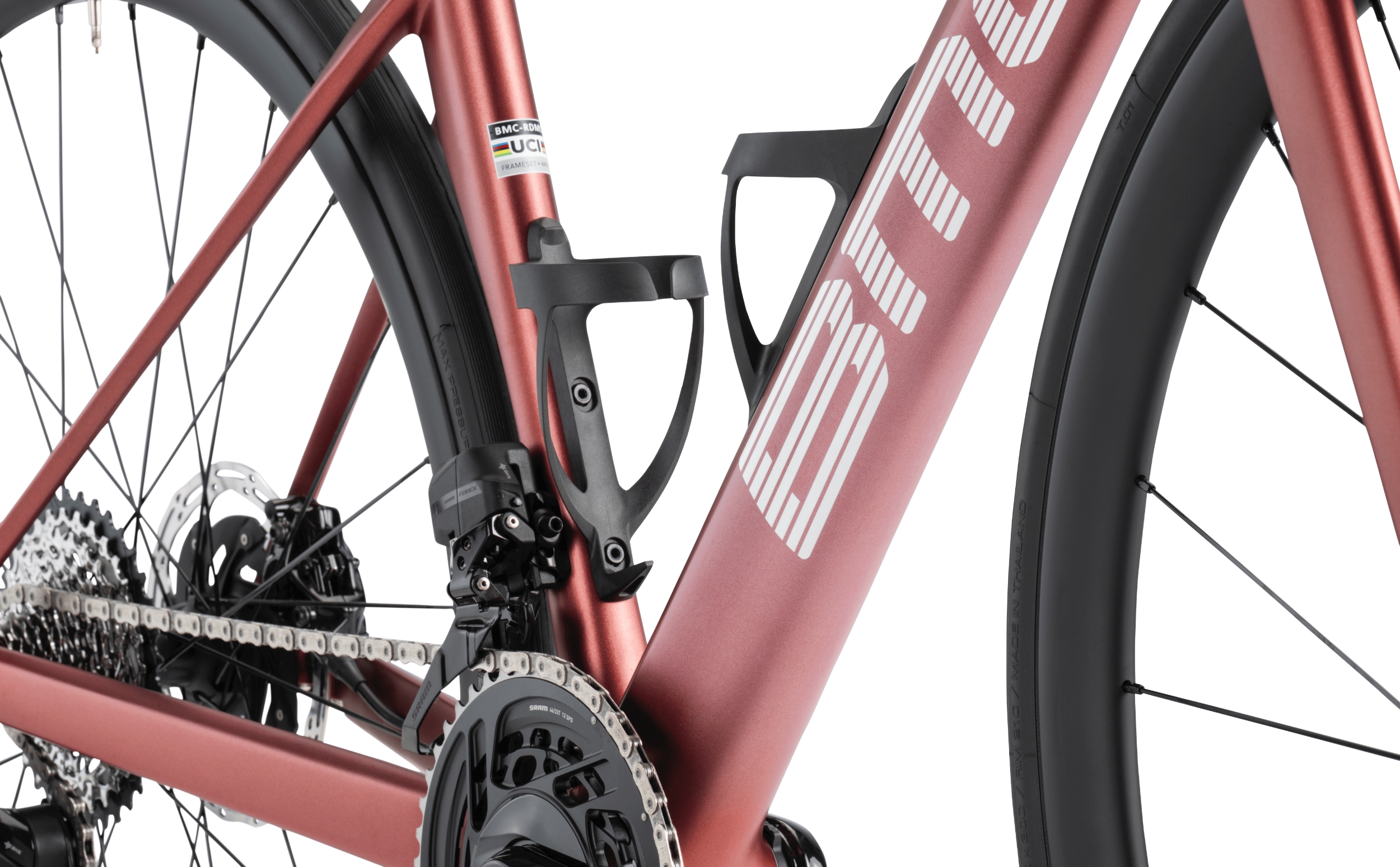 BMC Roadmachine 01 THREE Sram Force eTap AXS BMC Roadmachine 01 THREE Sram Force eTap AXS 2024 Details