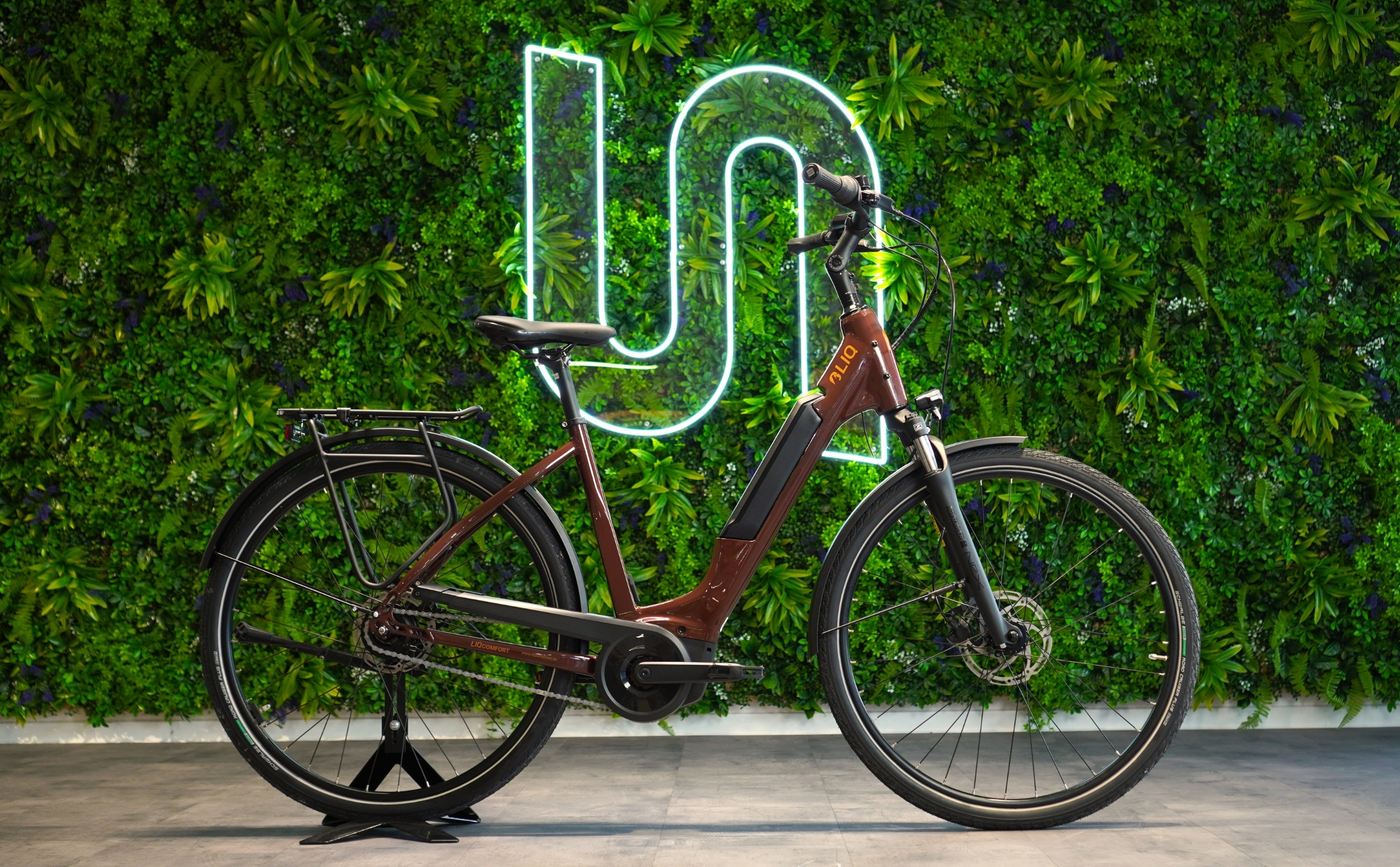 LIQBike Comfort Bosch Active Line Plus 545Wh Freilauf LIQBike Comfort Bosch Active Line Plus 545Wh Freilauf Wave Indoor